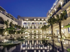Khách sạn & Resort Risemount